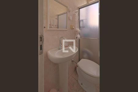 Casa à venda com 153m², 5 quartos e 2 vagasCasa fundos - Banheiro