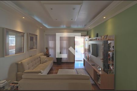 Sala de casa à venda com 5 quartos, 153m² em Vila Industrial, Campinas