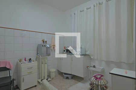 Casa à venda com 153m², 5 quartos e 2 vagasCasa fundos - Cozinha