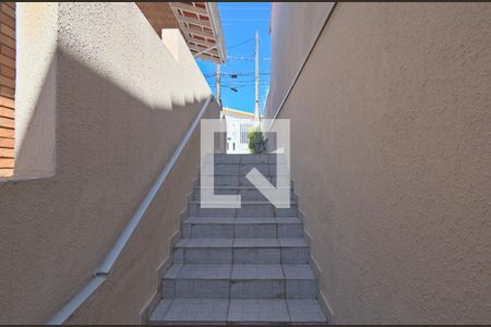 Casa à venda com 153m², 5 quartos e 2 vagasCasa fundos - entrada