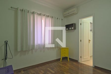 Casa à venda com 153m², 5 quartos e 2 vagasSuíte