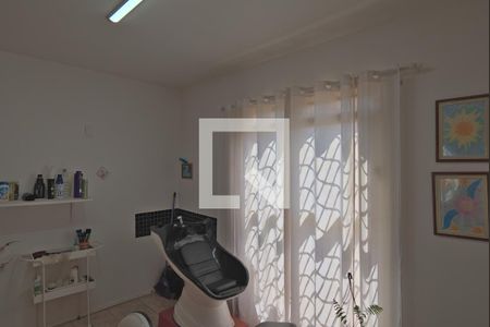 Casa à venda com 153m², 5 quartos e 2 vagasCasa fundos - Quarto