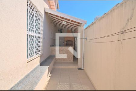 Casa à venda com 153m², 5 quartos e 2 vagasQuintal