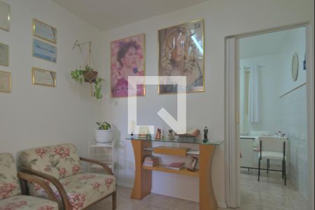 Casa à venda com 153m², 5 quartos e 2 vagasCasa fundos - Sala