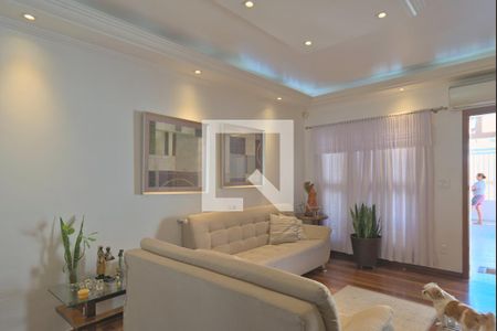 Sala de casa à venda com 5 quartos, 153m² em Vila Industrial, Campinas