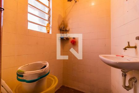 Casa à venda com 400m², 4 quartos e 3 vagasBanheiro da área de serviço