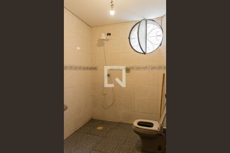 Casa para alugar com 330m², 5 quartos e 8 vagasBanheiro 4