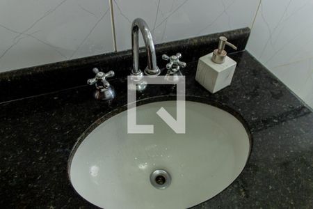 Casa para alugar com 330m², 5 quartos e 8 vagasBanheiro 2