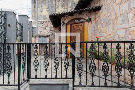 Casa para alugar com 330m², 5 quartos e 8 vagasFachada