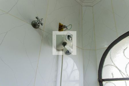 Casa para alugar com 330m², 5 quartos e 8 vagasBanheiro 2