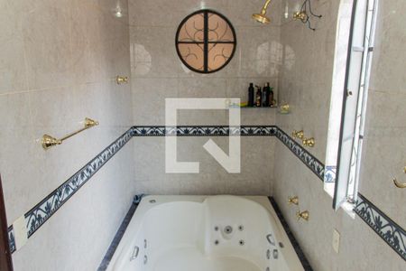 Casa para alugar com 330m², 5 quartos e 8 vagasBanheiro da Suíte 1