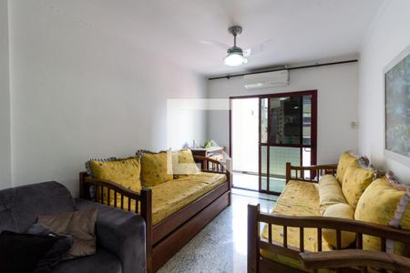 Sala de estar de apartamento para alugar com 4 quartos, 287m² em Tupi, Praia Grande