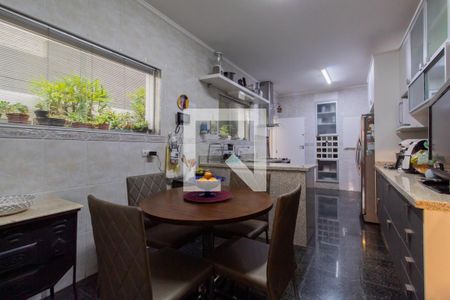 Casa à venda com 520m², 4 quartos e 2 vagasCozinha