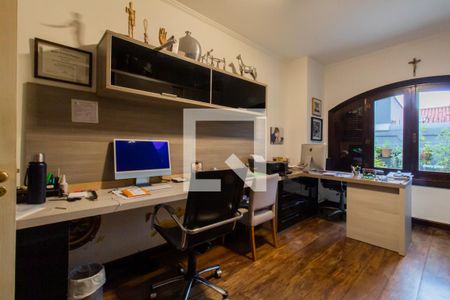 Casa à venda com 520m², 4 quartos e 2 vagasEscritório