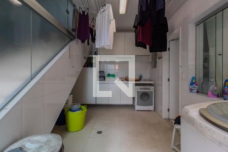 Casa à venda com 520m², 4 quartos e 2 vagasÁrea de Serviço