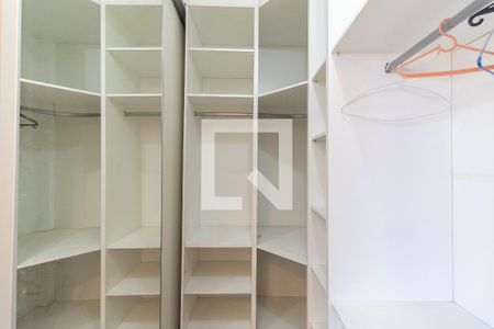 Apartamento à venda com 75m², 2 quartos e sem vagaCloset da Suíte