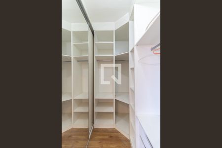 Apartamento à venda com 75m², 2 quartos e sem vagaCloset da Suíte