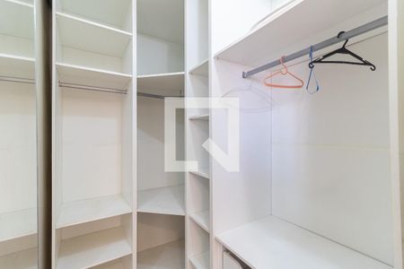 Apartamento à venda com 75m², 2 quartos e sem vagaCloset da Suíte