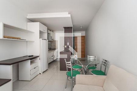 Sala/Quarto de kitnet/studio para alugar com 1 quarto, 30m² em Rio Branco, Porto Alegre