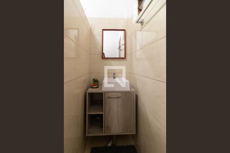 Banheiro de kitnet/studio à venda com 7 quartos, 125m² em Partenon, Porto Alegre