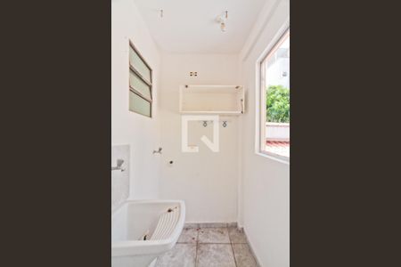 Casa à venda com 300m², 6 quartos e 2 vagasCasa 2 - área de serviço