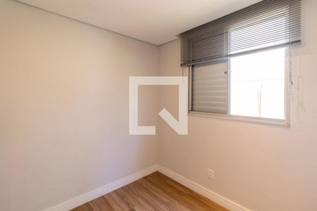 Quarto 1 de apartamento para alugar com 2 quartos, 45m² em Parque Ipê, São Paulo
