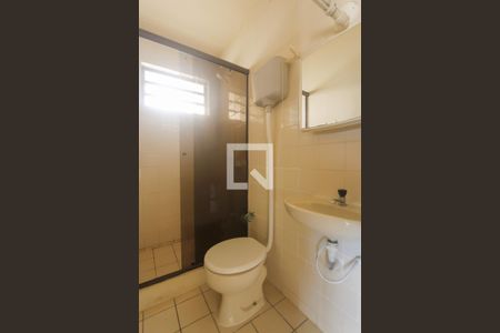 Banheiro de apartamento para alugar com 1 quarto, 44m² em Protásio Alves, Porto Alegre