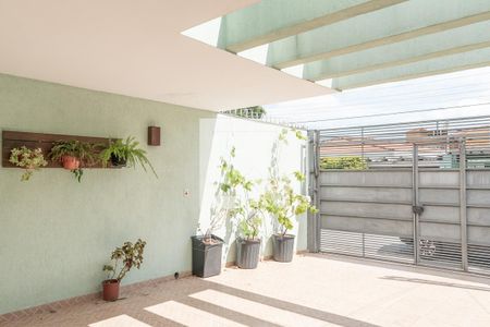 Casa à venda com 160m², 3 quartos e 2 vagas Casa à venda com 160m², 3 quartos e 2 vagasGaragem