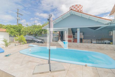 Quintal de casa à venda com 4 quartos, 154m² em Estância Velha, Canoas