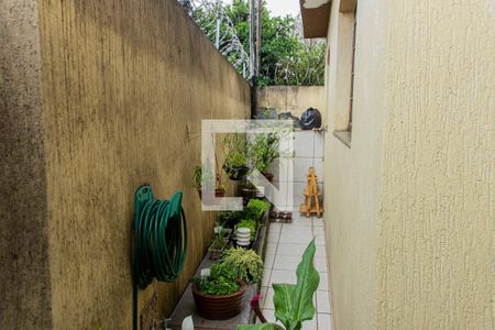 Casa para alugar com 70m², 2 quartos e 1 vagaQuintal