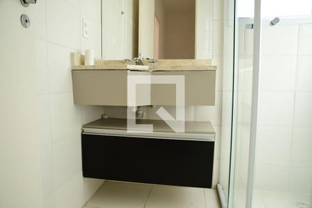 Casa de condomínio para alugar com 103m², 3 quartos e 2 vagasBanheiro Social