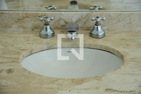 Casa de condomínio para alugar com 103m², 3 quartos e 2 vagasBanheiro da Suíte