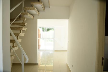 Sala de casa de condomínio para alugar com 3 quartos, 103m² em Parque Rincão, Cotia