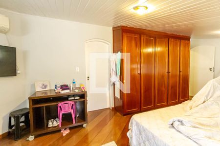 Casa à venda com 280m², 4 quartos e 4 vagas Casa à venda com 280m², 4 quartos e 4 vagasSuíte 4