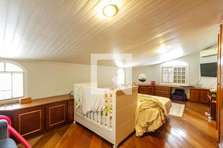 Casa à venda com 280m², 4 quartos e 4 vagas Casa à venda com 280m², 4 quartos e 4 vagasSuíte 4