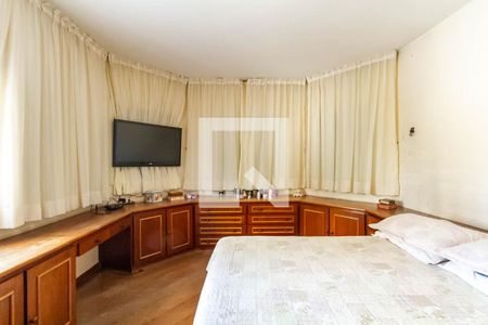 Casa à venda com 280m², 4 quartos e 4 vagas Casa à venda com 280m², 4 quartos e 4 vagasSuíte 1