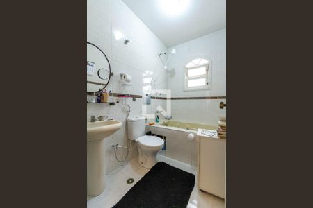 Casa à venda com 280m², 4 quartos e 4 vagas Casa à venda com 280m², 4 quartos e 4 vagasBanheiro da Suíte 1