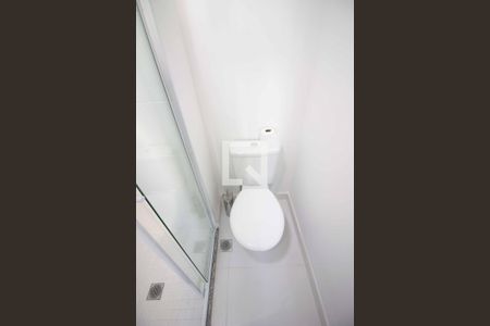 Banheiro de kitnet/studio para alugar com 1 quarto, 19m² em Brás, São Paulo