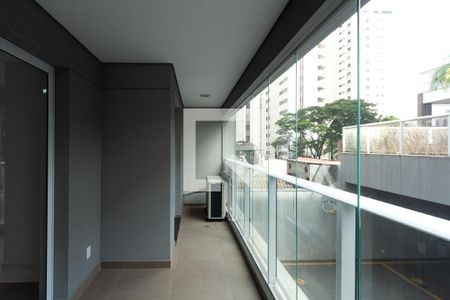 Varanda de kitnet/studio à venda com 1 quarto, 44m² em Indianópolis, São Paulo