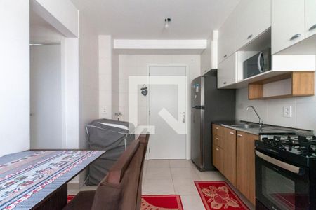 Sala/Cozinha de apartamento para alugar com 2 quartos, 32m² em Vila Carmosina, São Paulo