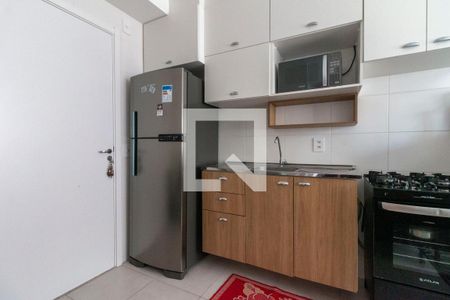 Sala/Cozinha de apartamento para alugar com 2 quartos, 32m² em Vila Carmosina, São Paulo