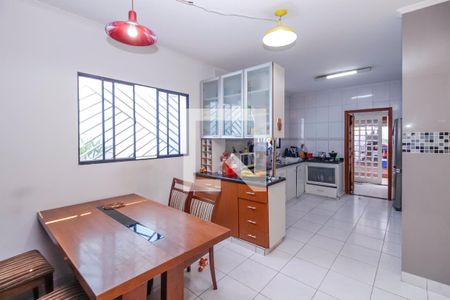 Casa para alugar com 150m², 3 quartos e 2 vagasCozinha