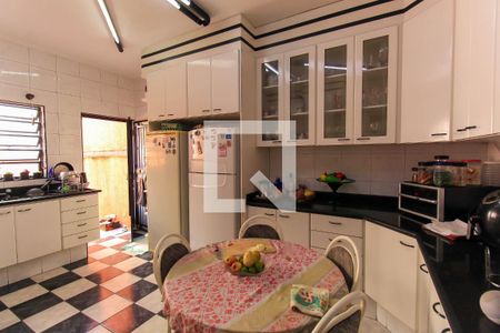 Casa à venda com 383m², 5 quartos e 8 vagasCozinha