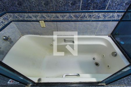 Casa à venda com 383m², 5 quartos e 8 vagasBanheiro