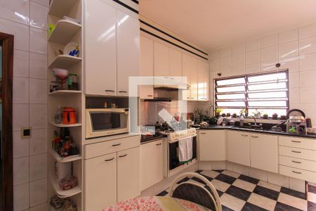 Casa à venda com 383m², 5 quartos e 8 vagasCozinha