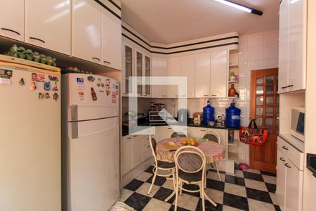 Casa à venda com 383m², 5 quartos e 8 vagasCozinha