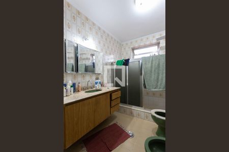 Casa à venda com 220m², 3 quartos e 3 vagasBanheiro Suite