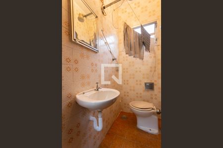 Casa à venda com 220m², 3 quartos e 3 vagasBanheiro