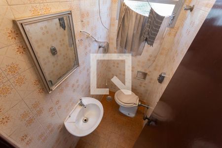 Casa à venda com 220m², 3 quartos e 3 vagasBanheiro