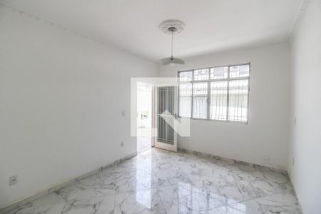 Casa para alugar com 4 quartos, 283m² em Carolina, Nova Iguaçu